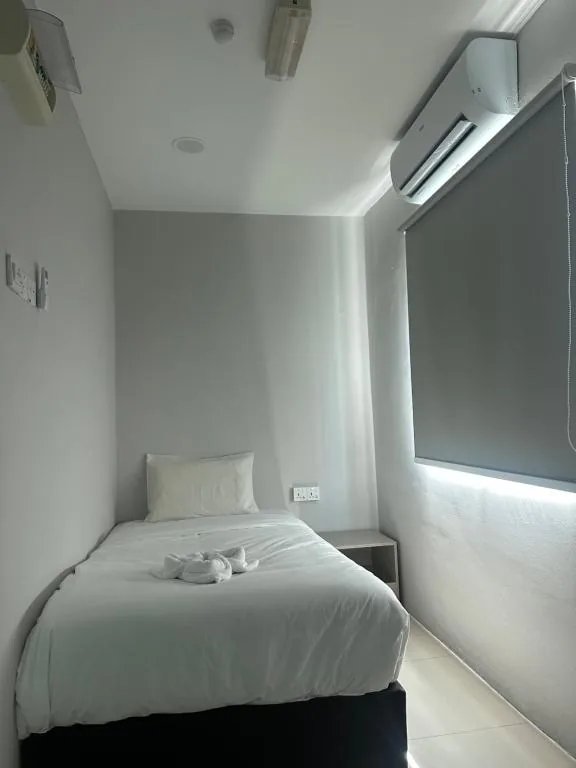 Single Room — Georgetown Hotel